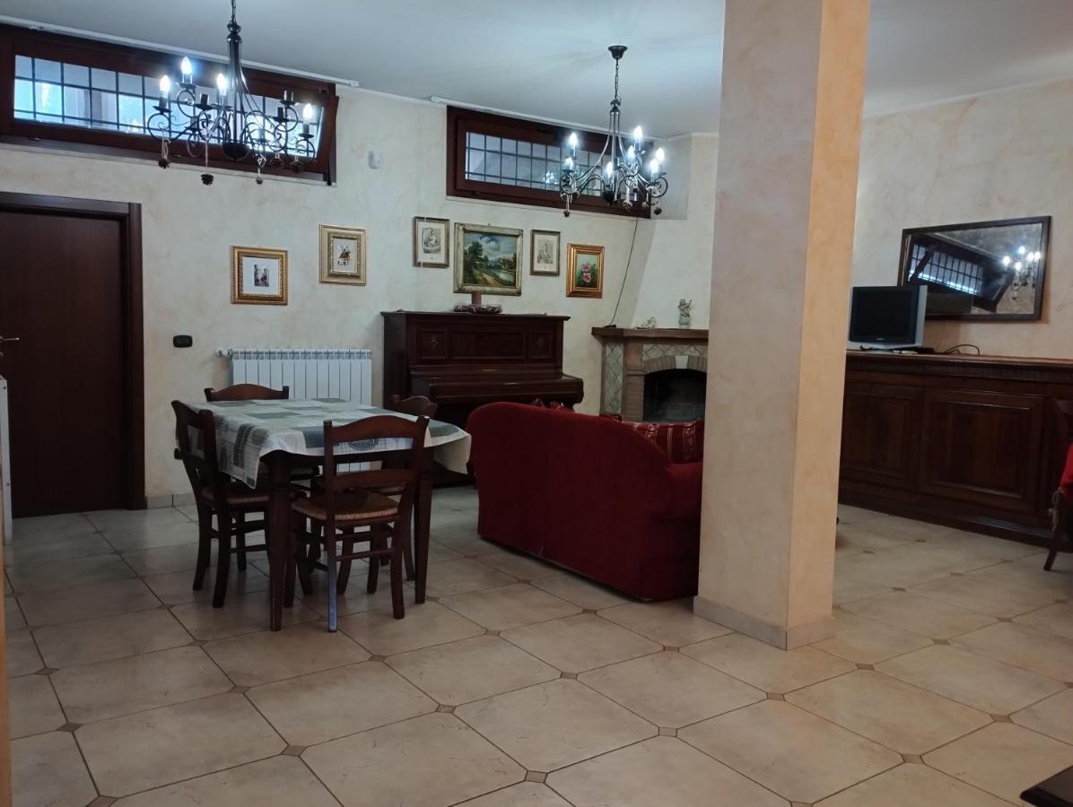 Villetta San Cesareo Exteriör bild